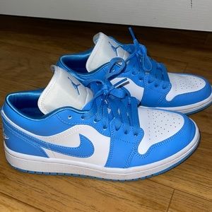 Air Jordan 1 low UNC